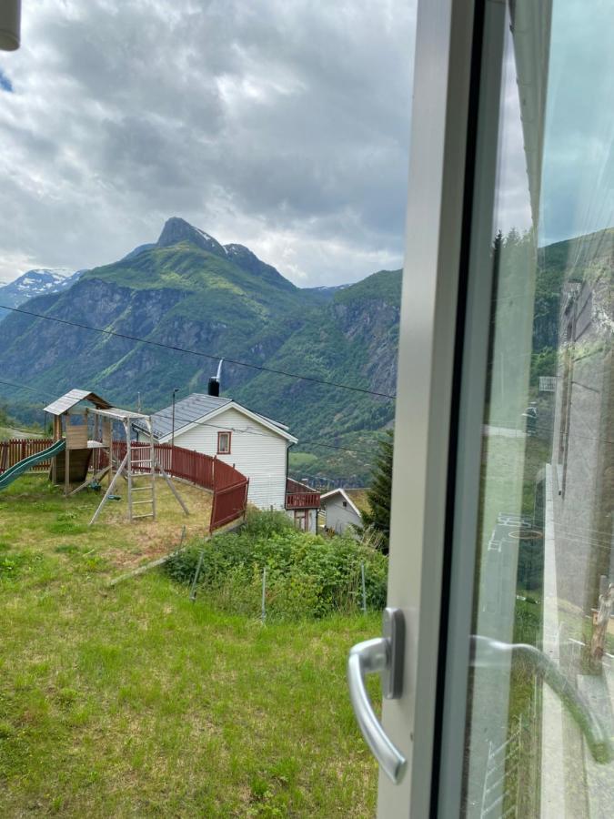Indreli feriehus Flåm Eksteriør billede